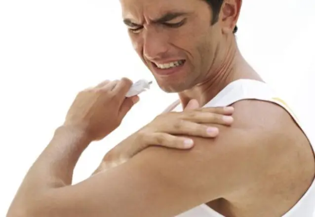 Dull Ache in Left Arm Between Shoulder and Elbow: 9 Possible Causes ...